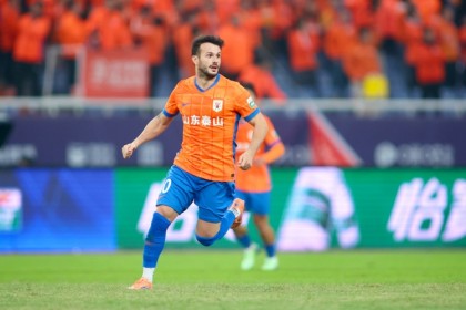 体育资讯-赛季最佳球员！官方：山东泰山与32岁外援卡扎伊什维利完成续约