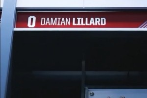 体育资讯-利拉德社媒晒自己和开拓者众将的更衣柜：我们又在一起了