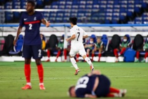 开云体育官网-单场再丢4个耻辱出局，法国队技不如日本只会踢人？