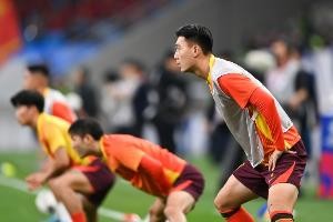 蒋圣龙：听说这次日本队都是J联赛球员，但他们比赛节奏快得惊人