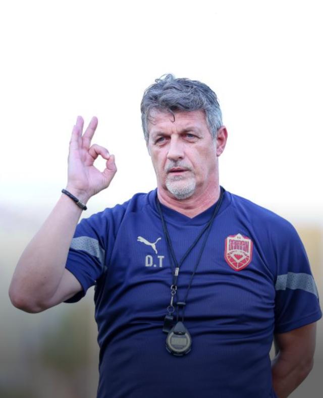 1721321060382006049.png 曾在中超河南队执教过的巴林队主帅塔拉吉奇.png